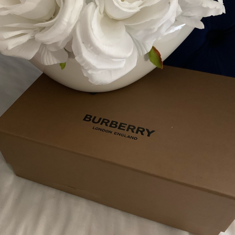 Burberry bucket hat - Picture 8 of 9